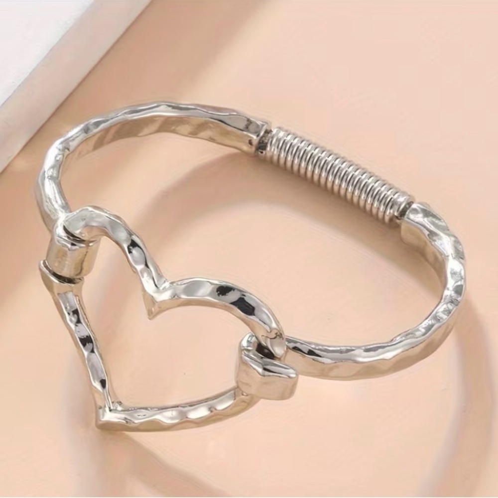Hammered Gold Heart Bracelet - Picture 1 of 6